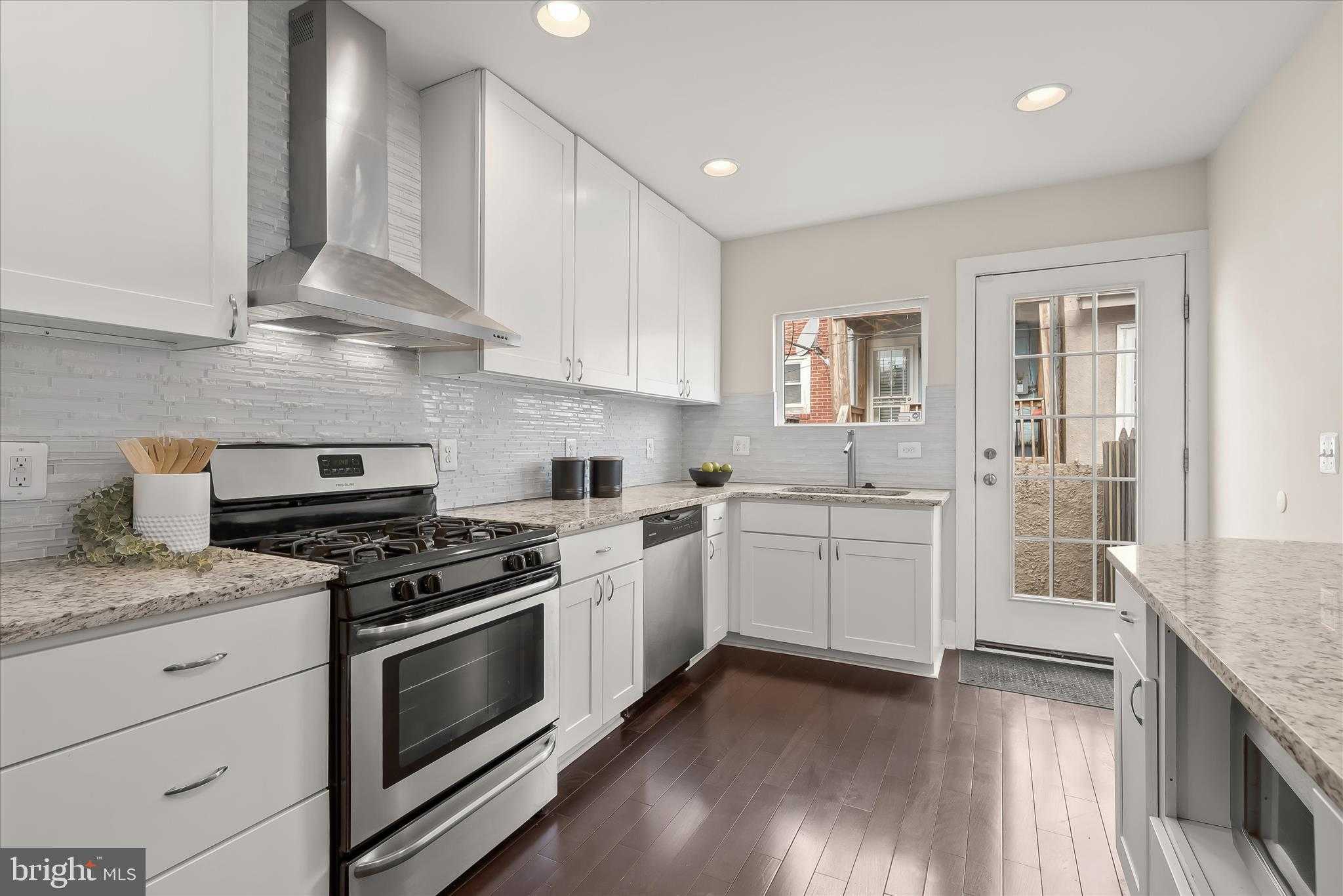 130 E Barney St photo 12