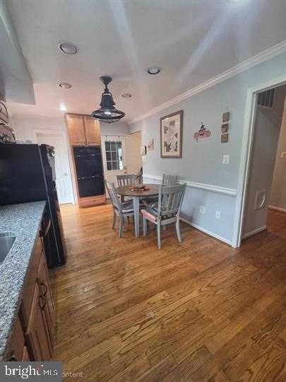 6901 Huntsman Blvd photo 9