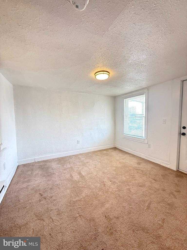 270 Calder St photo 10