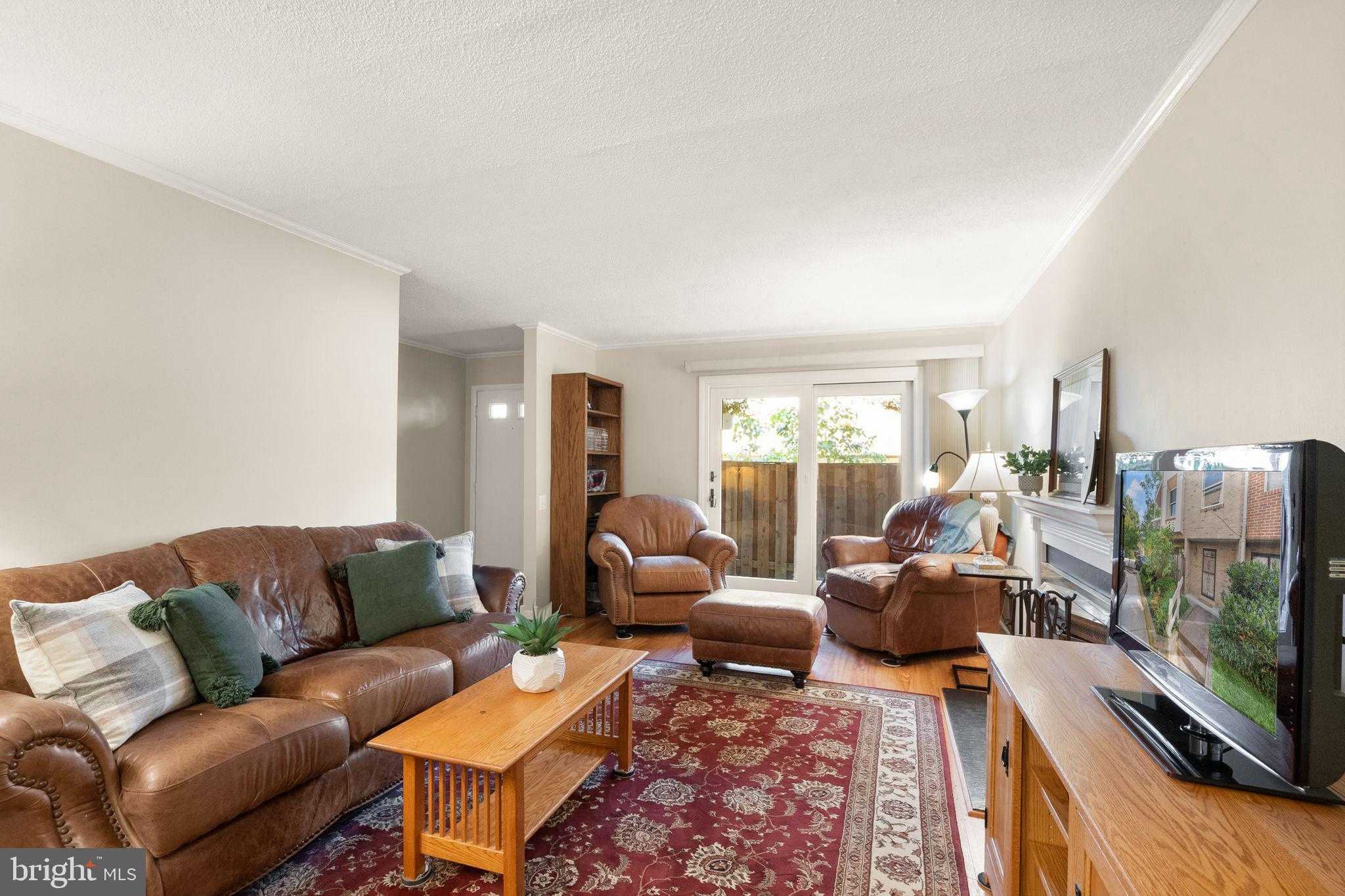 1641 Kenwood Ave photo 7