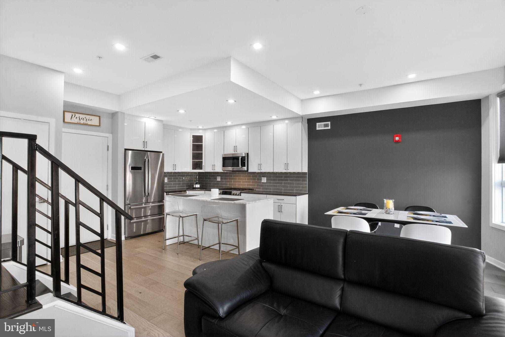 343 N Front St Apt B photo 17