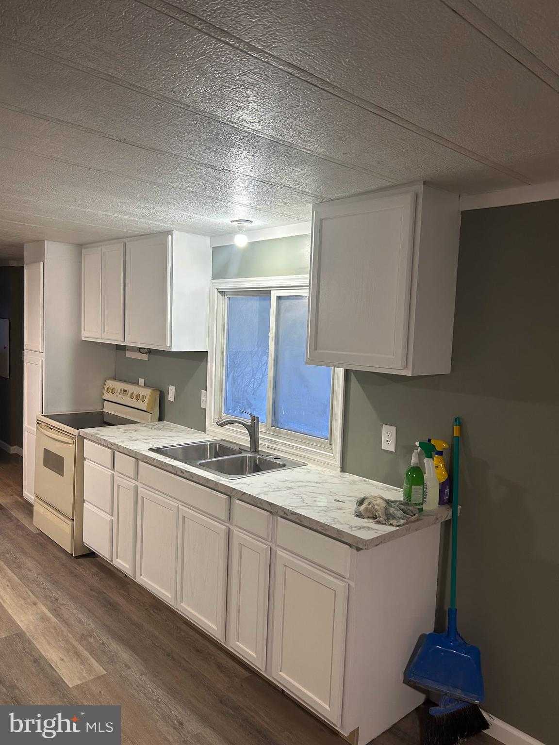 7 Buttonwood Ln photo 2