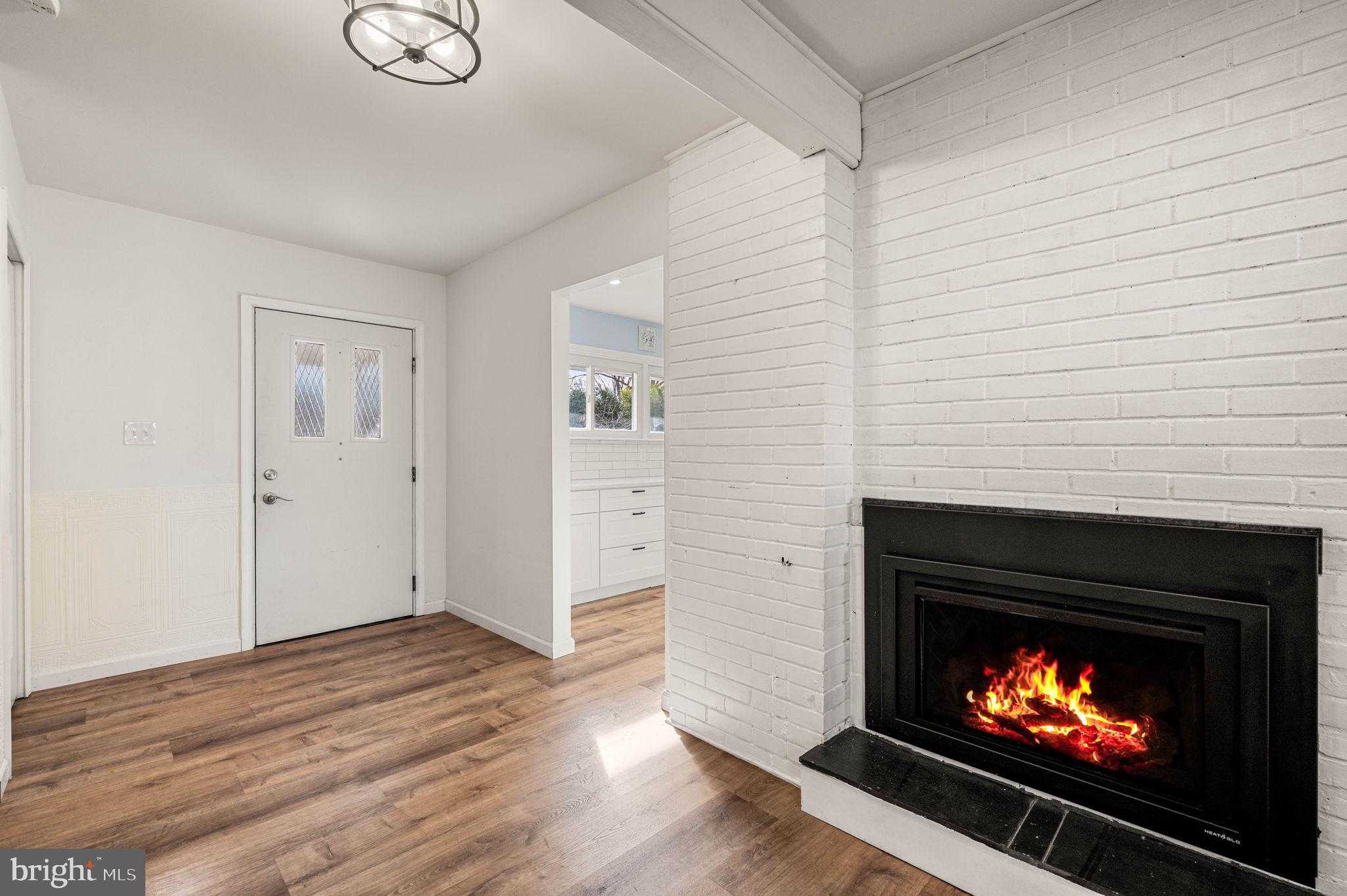 169 Forsythia Dr N photo 2