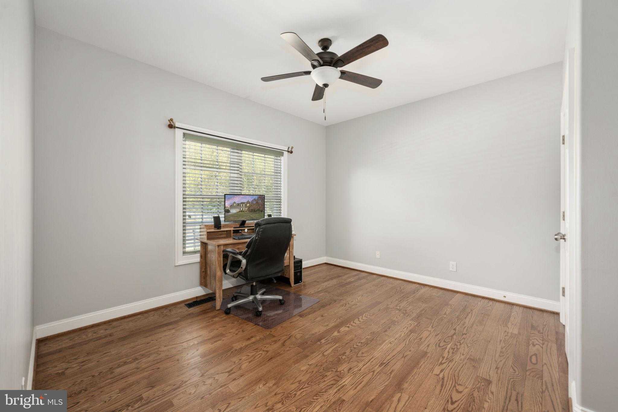 2615 Glendas Way photo 34