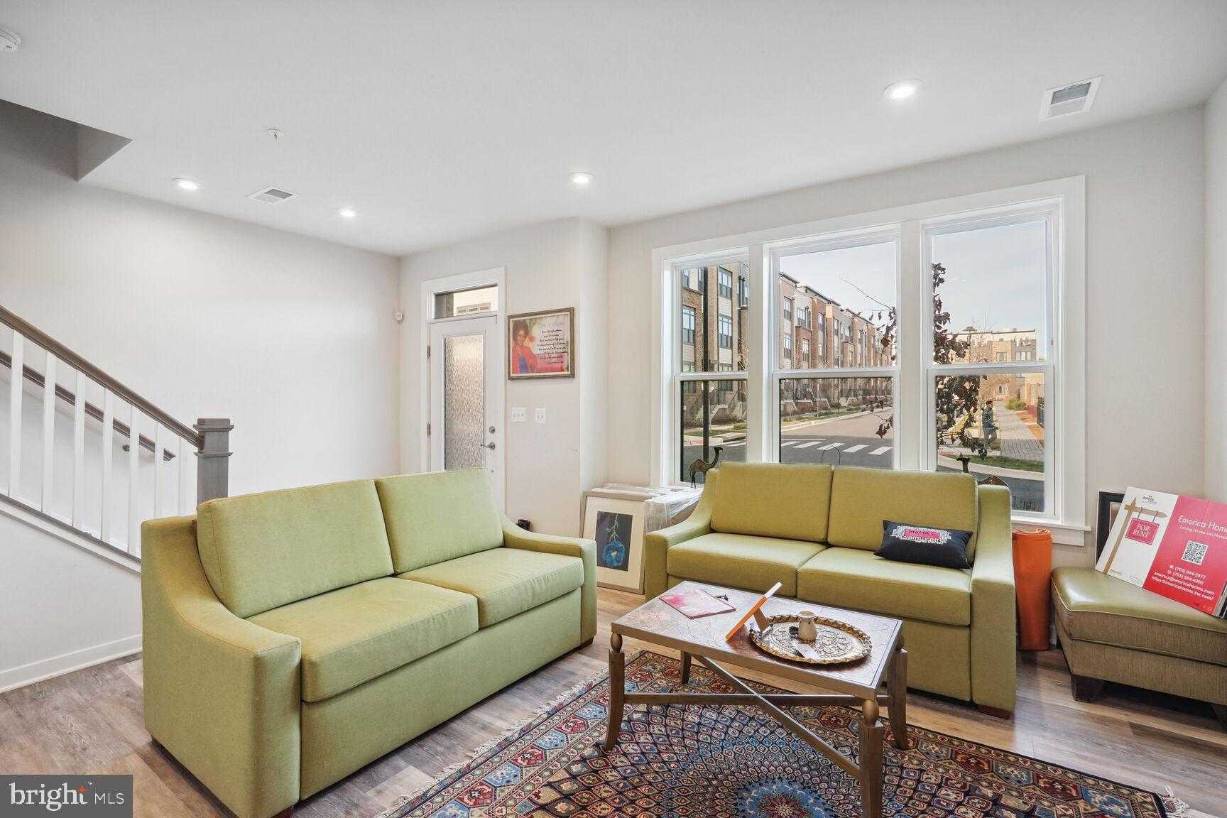 8154 Varick Pl photo 6