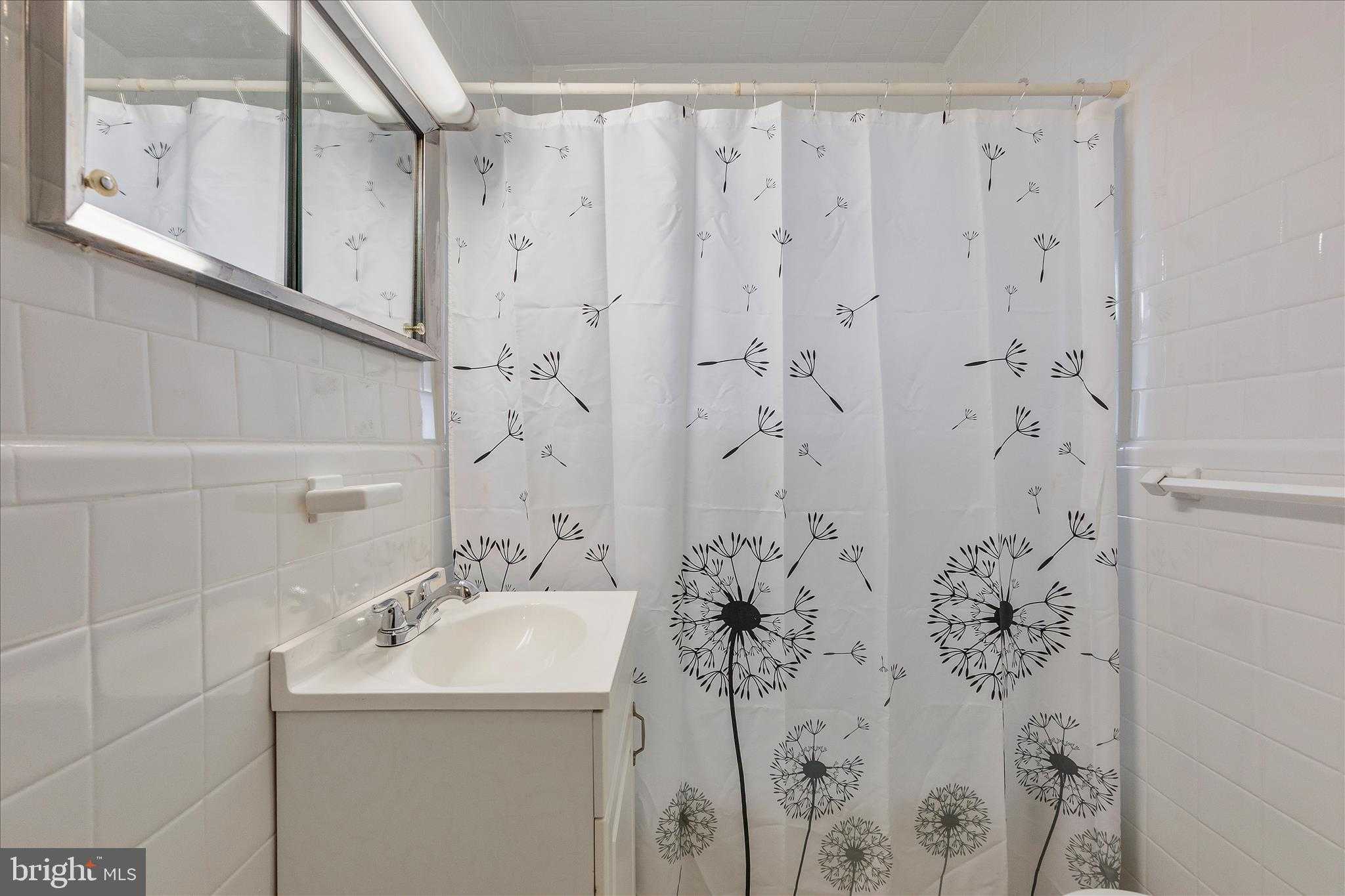 211 Georgia Ave NE photo 19