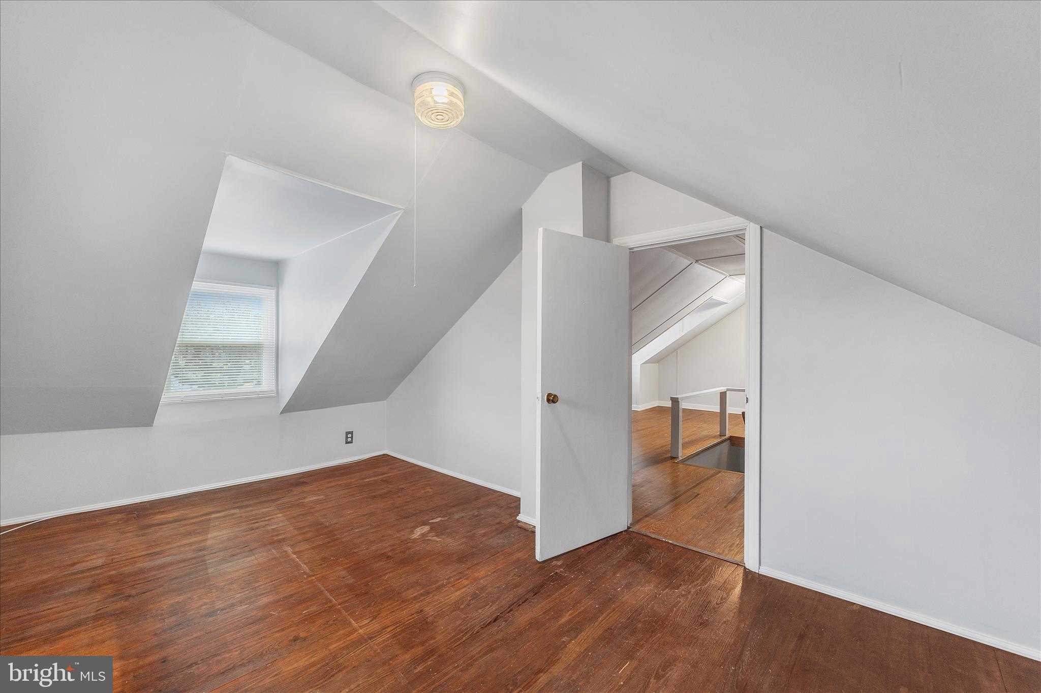 211 Georgia Ave NE photo 28