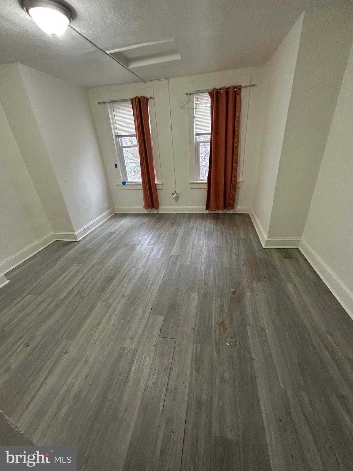 2015 Sinclair Ln photo 5