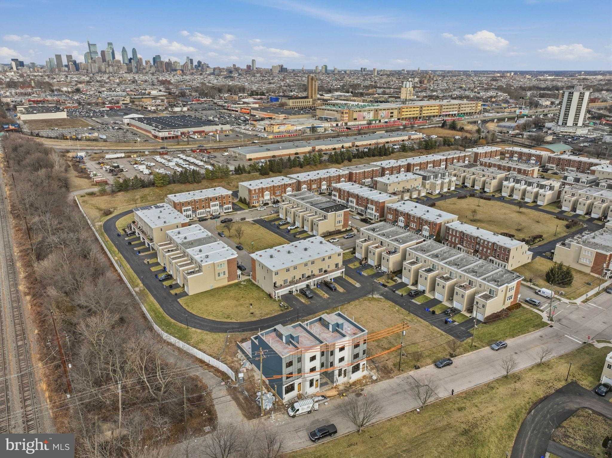 2427 Hartranft St photo 15