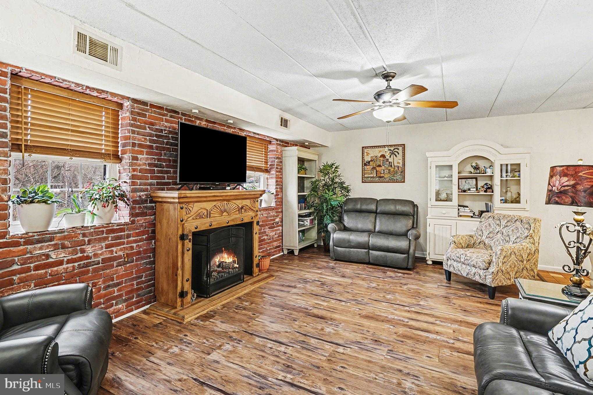 177 Woodstream Dr photo 7