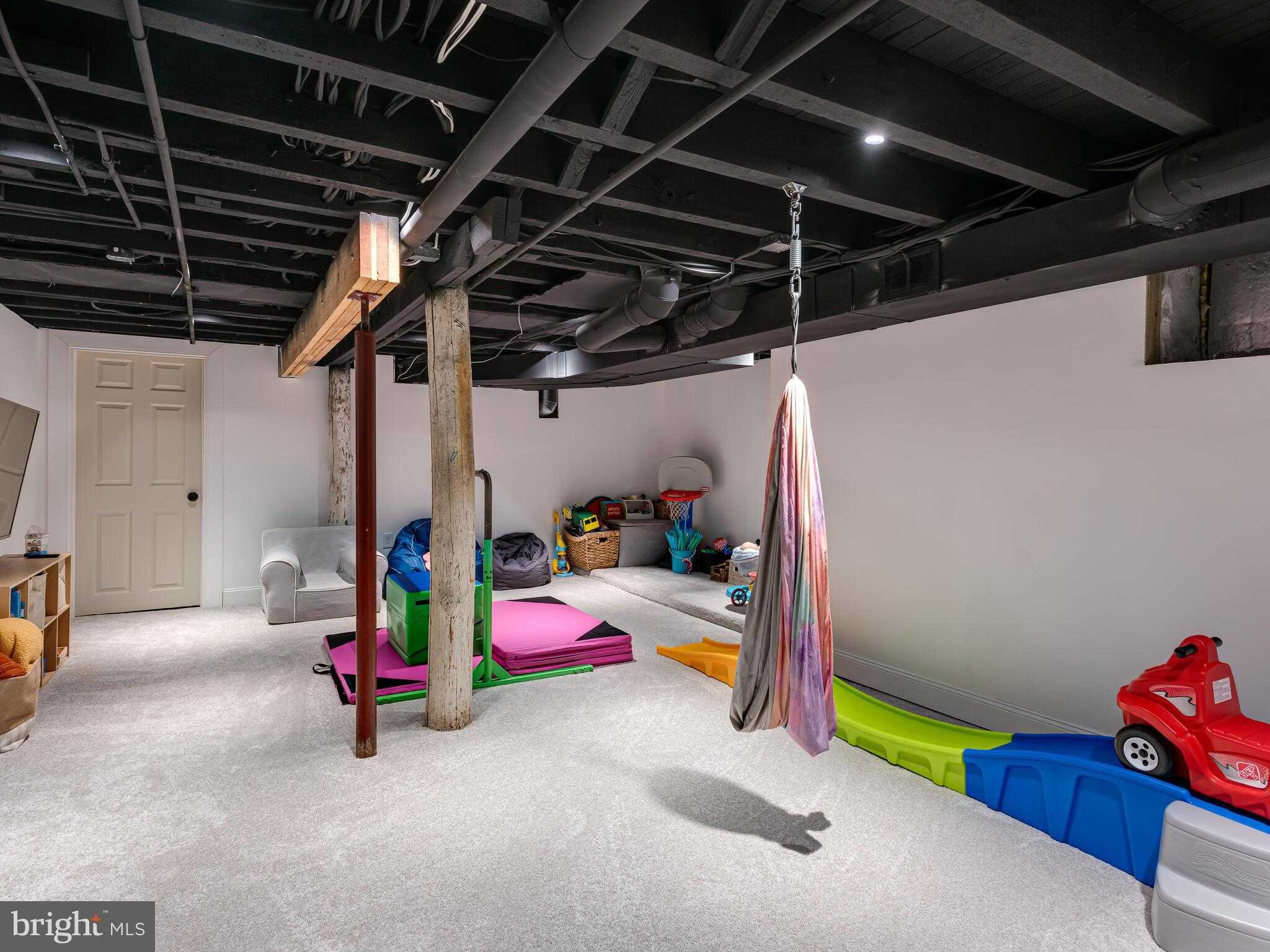 227 Highland Ave photo 46