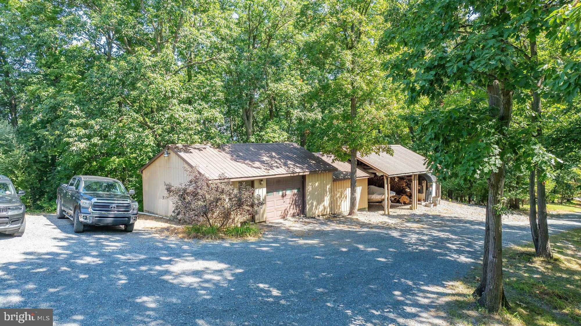 165 Mountain Rd photo 3