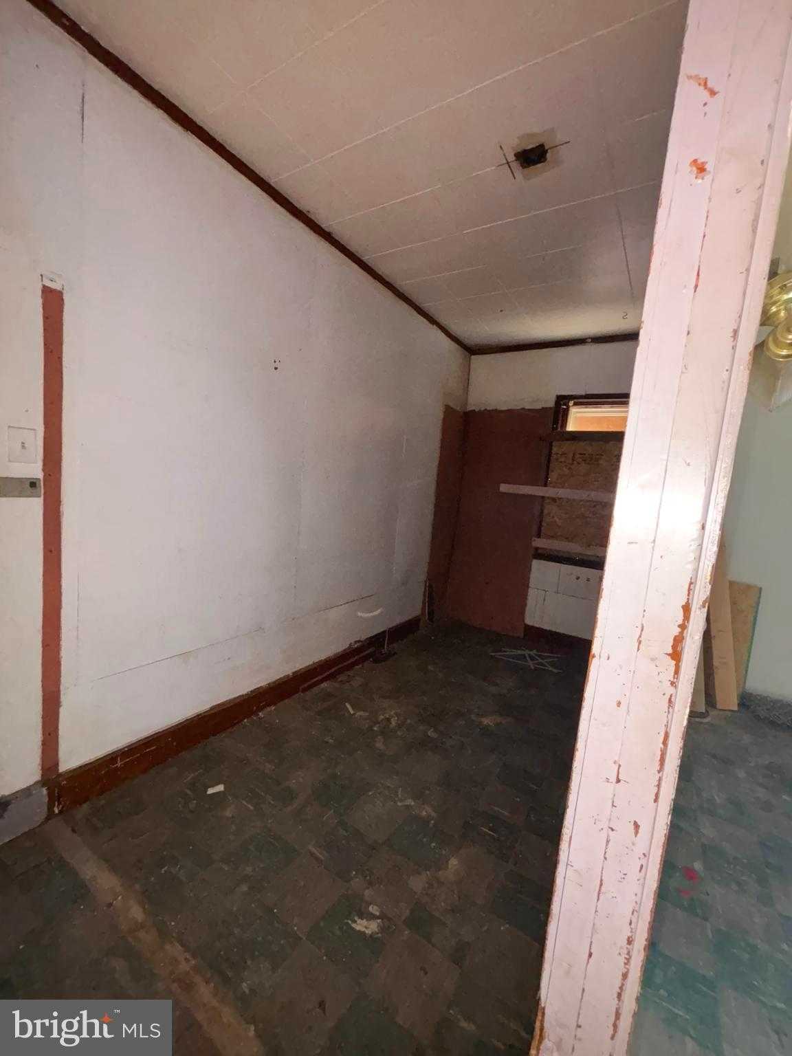 2831 Boudinot St photo 3