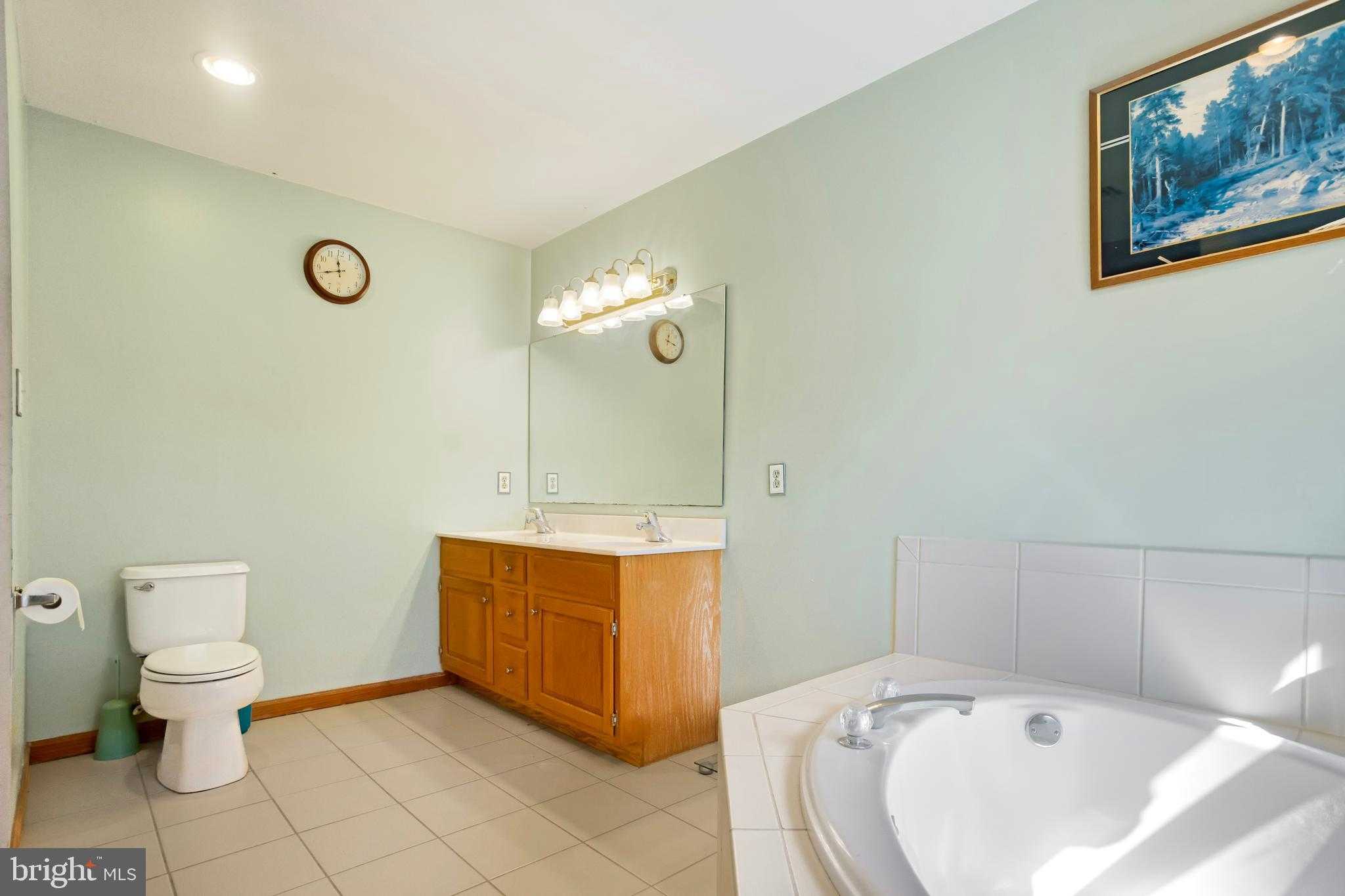 4 Donny Brook Way photo 32