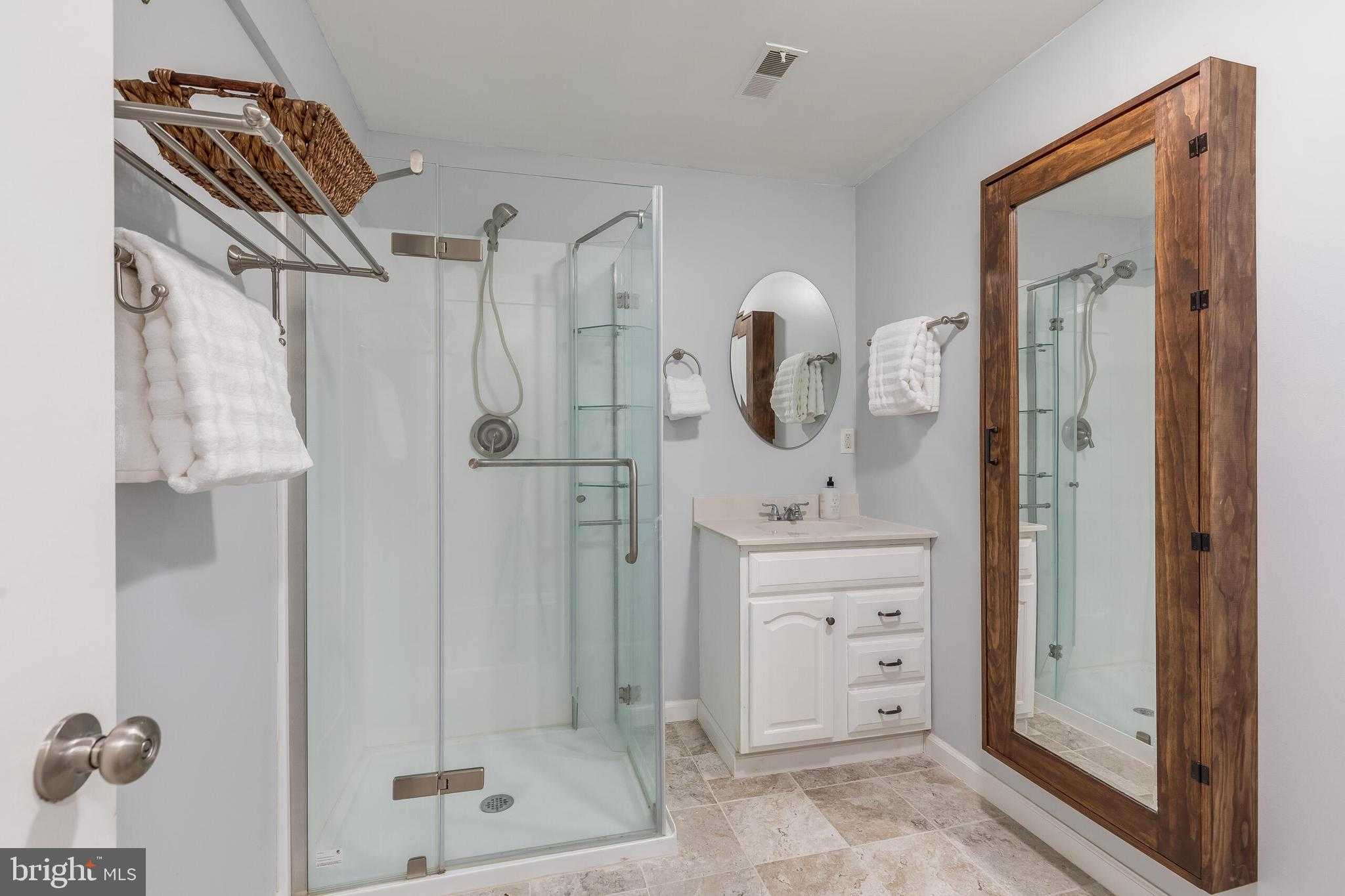 8051 Oak Hollow Ln photo 39