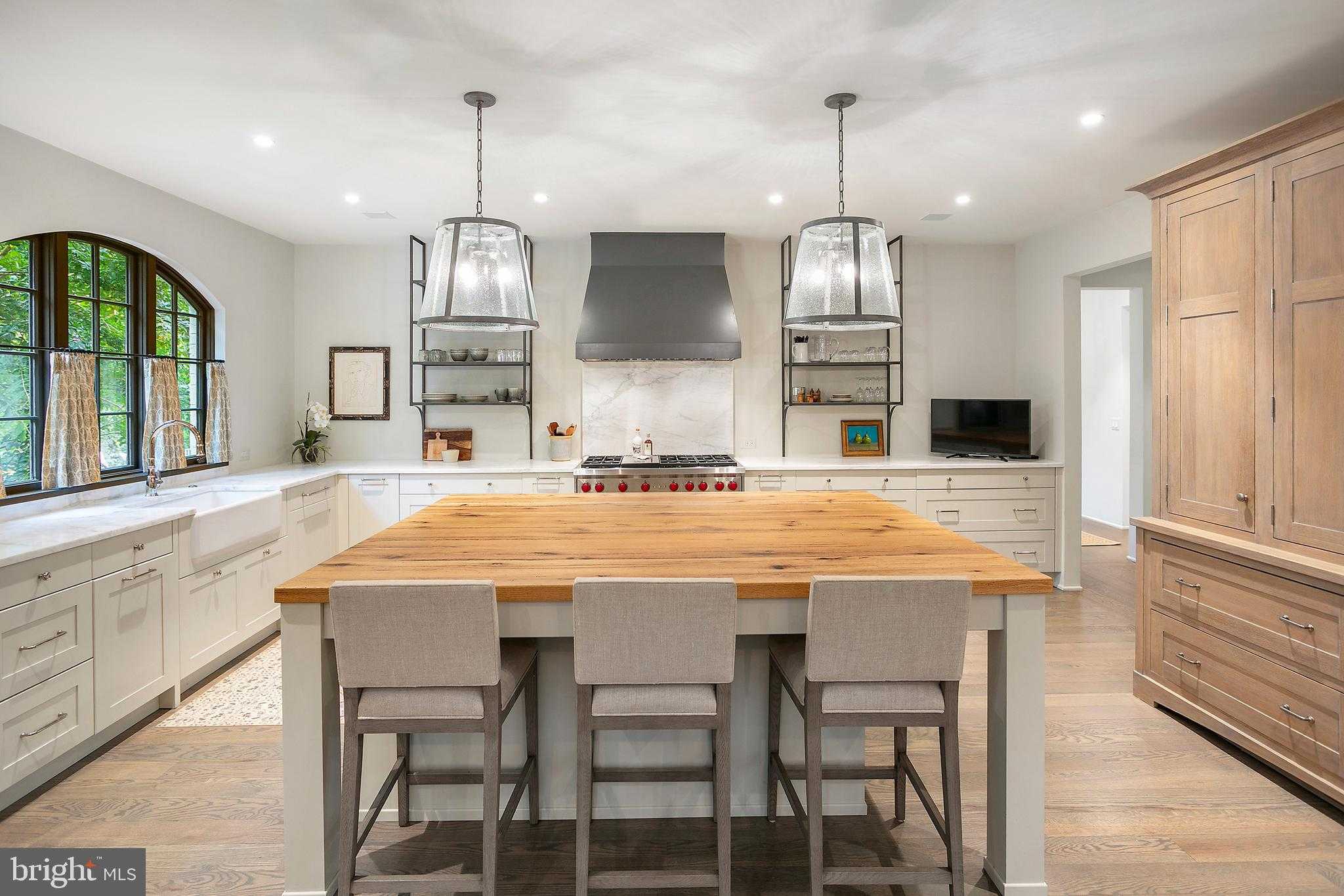 5205 Woodlawn Ave photo 10