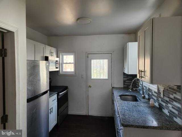 2043 S Aikens St photo 6