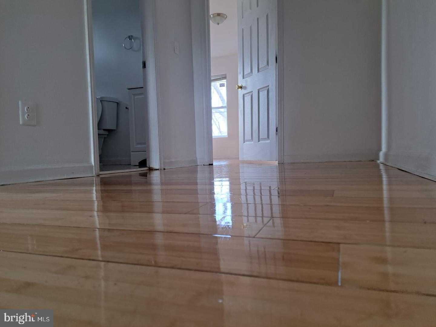 5835 Arch St photo 12