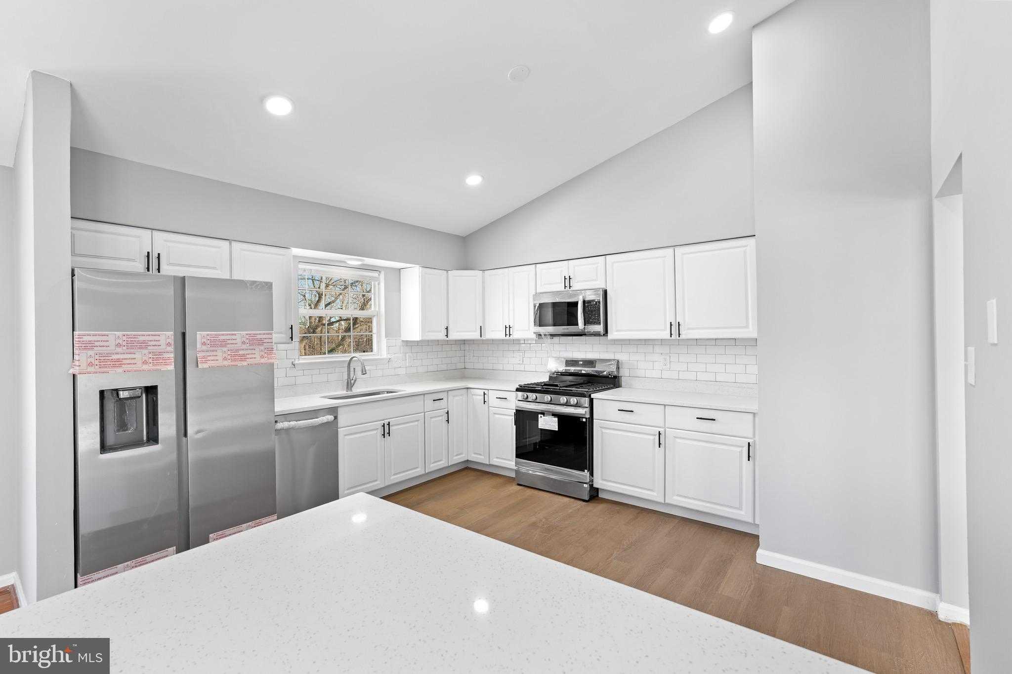 5008 Boydell Ave photo 8