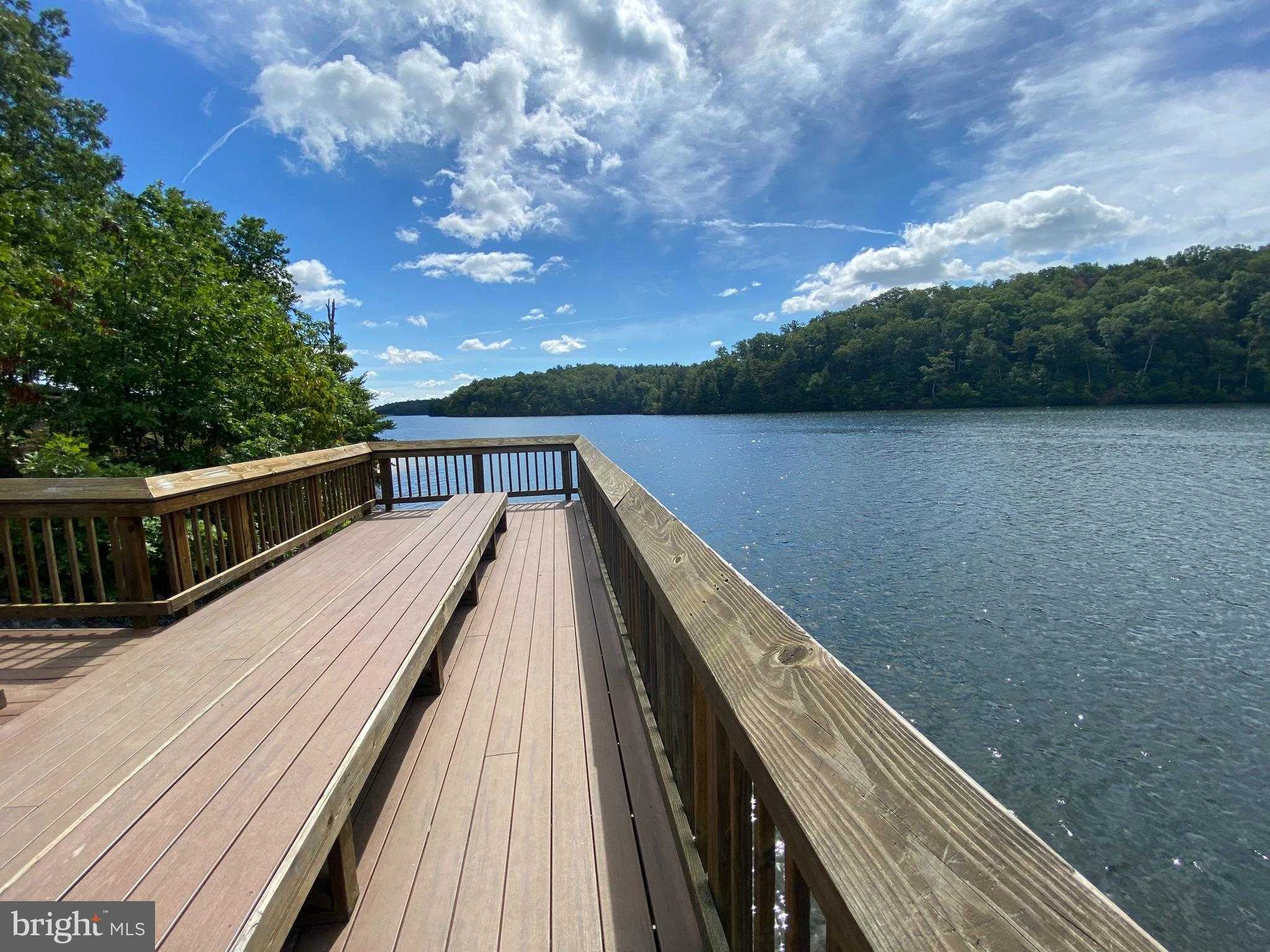 1065 Lakeview Dr photo 7