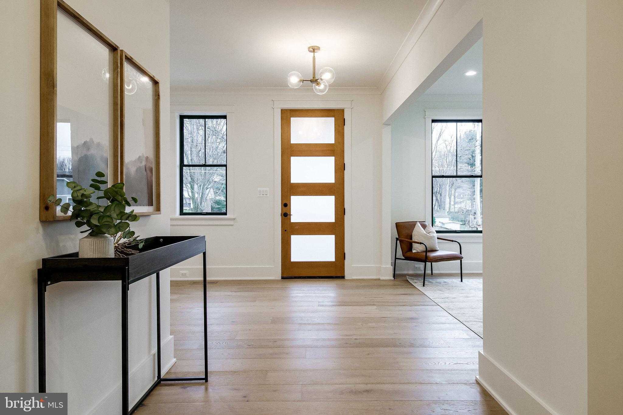 930 Fairway Dr NE photo 6