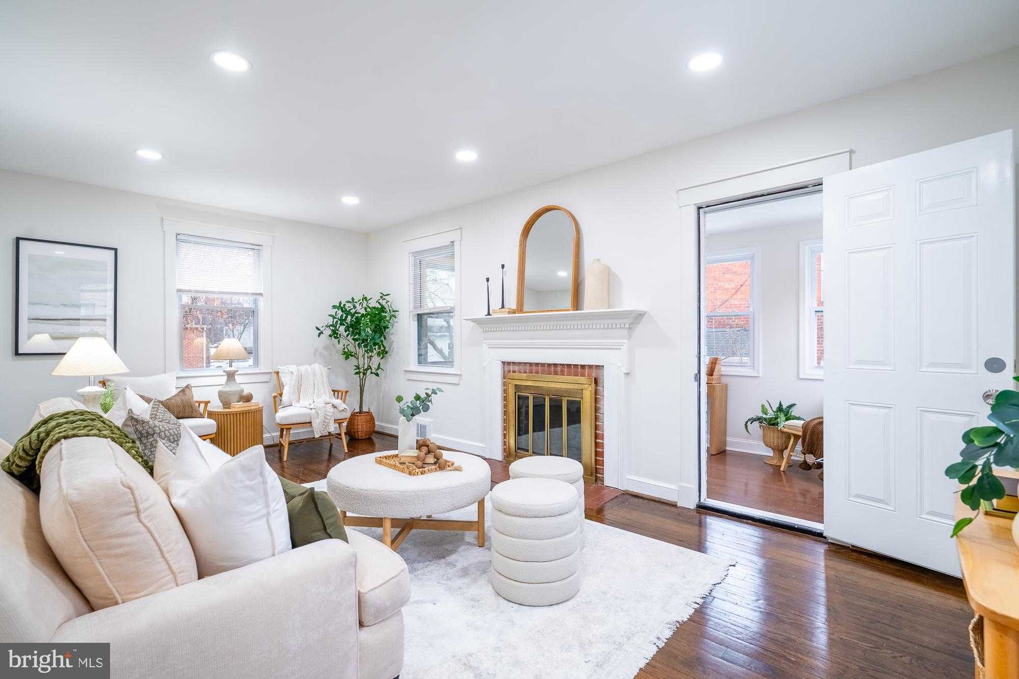 8705 Bradford Rd photo 4