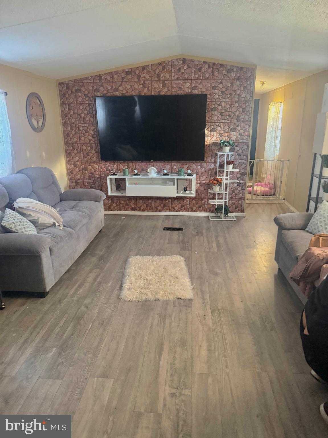 2581 Old Harrisburg Rd photo 2