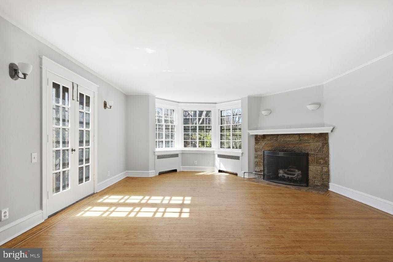 436 E Durham St photo 4