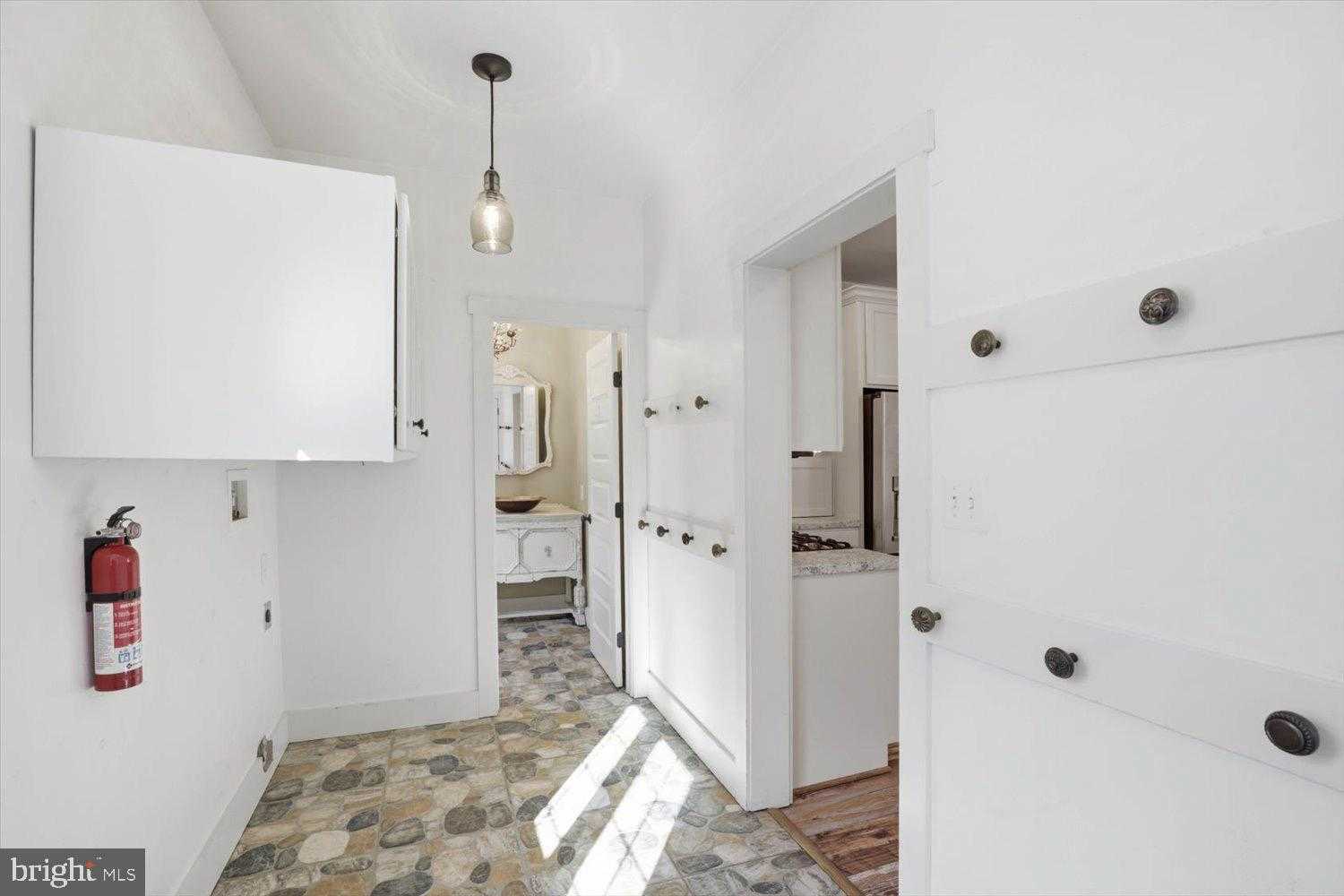 56 Birch Ave photo 18