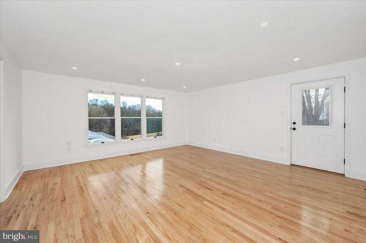 14001 Berryville Rd photo 28