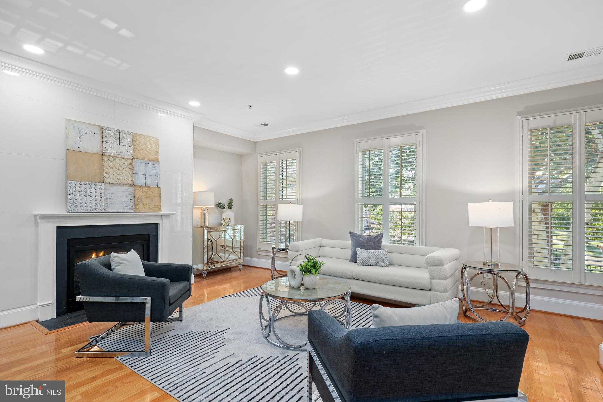 522 N Royal St photo 4