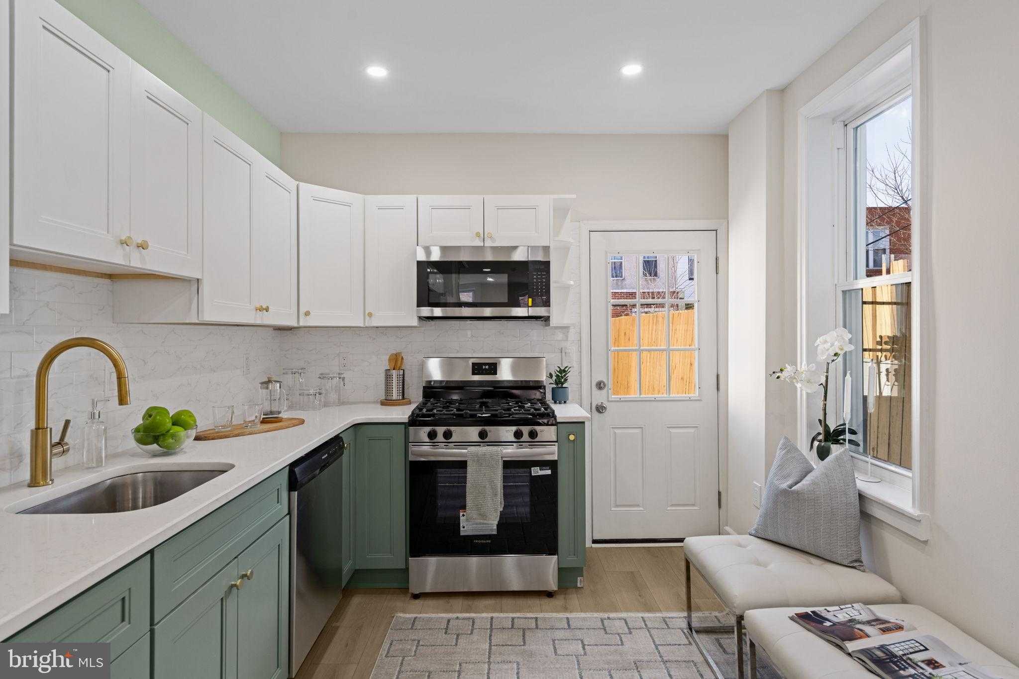 1937 S Lambert St photo 13