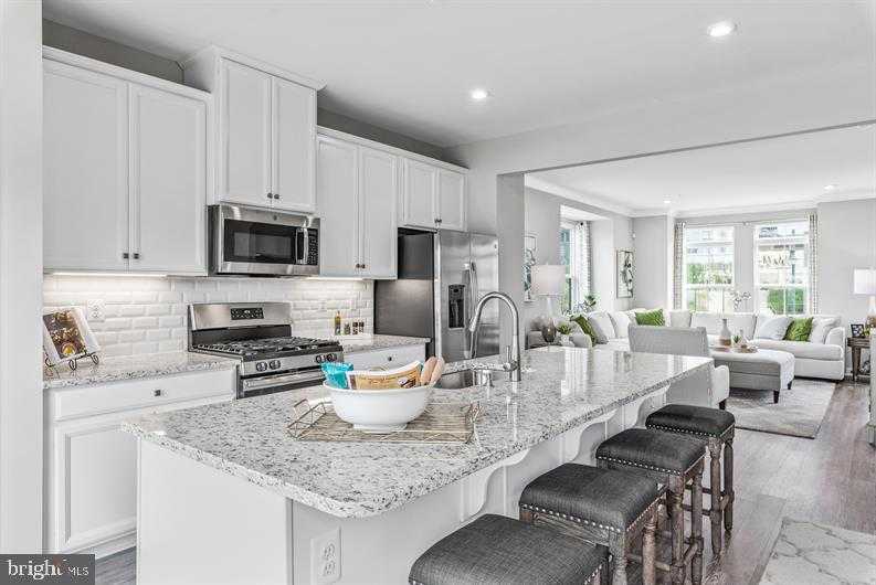 3 E Baltimore St photo 3