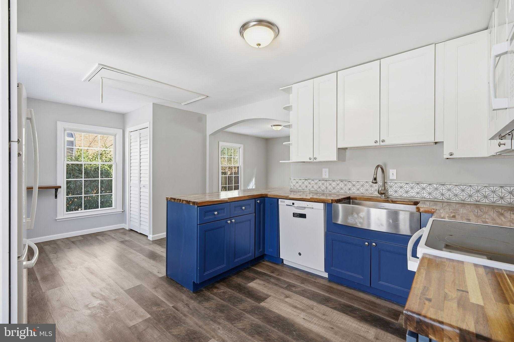 1581 Crofton Pkwy photo 2