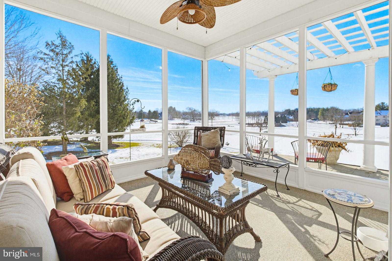 692 Goose Neck Dr photo 4