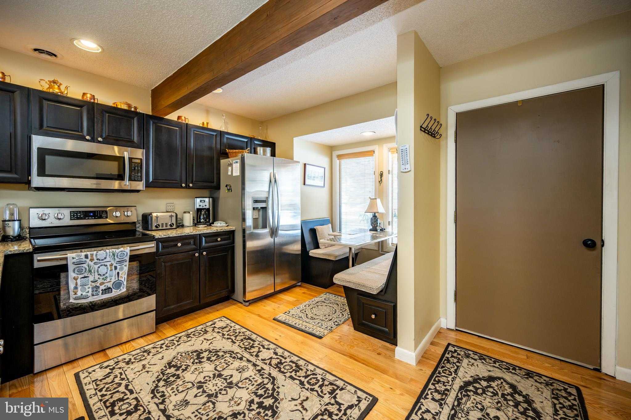 33 Lakeview CT # 2b photo 9