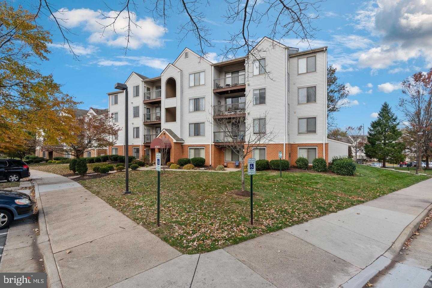 8383 Buttress Ln Apt 302 photo 2