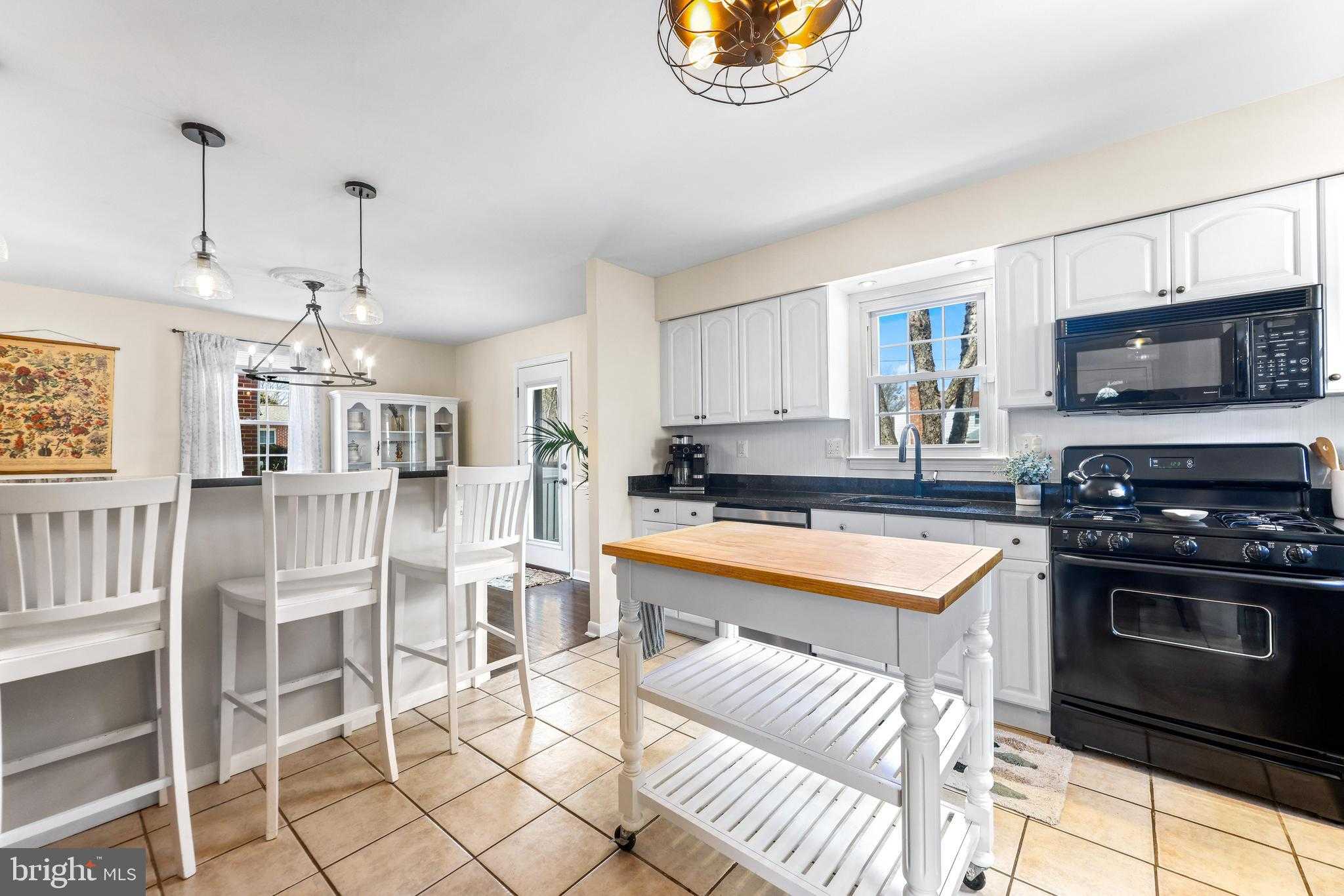 335 Princeton Ln photo 11