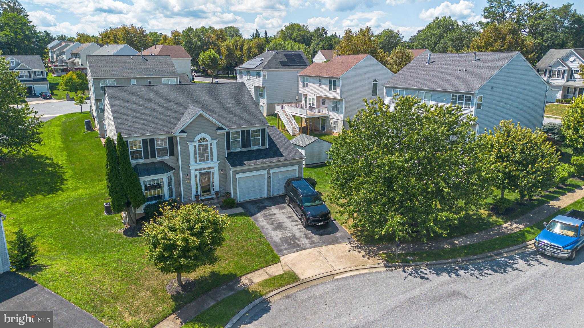 8604 Woodbrook CT photo 2