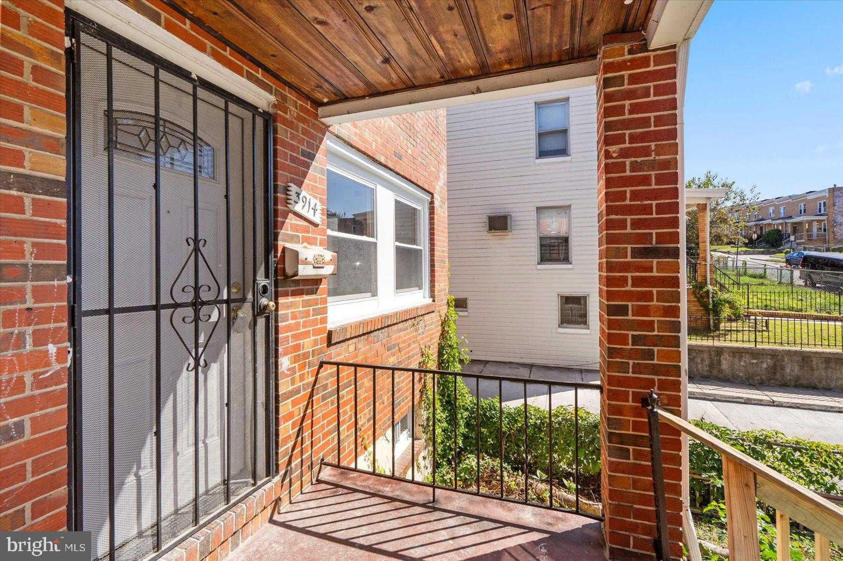 3914 Eierman Ave photo 2