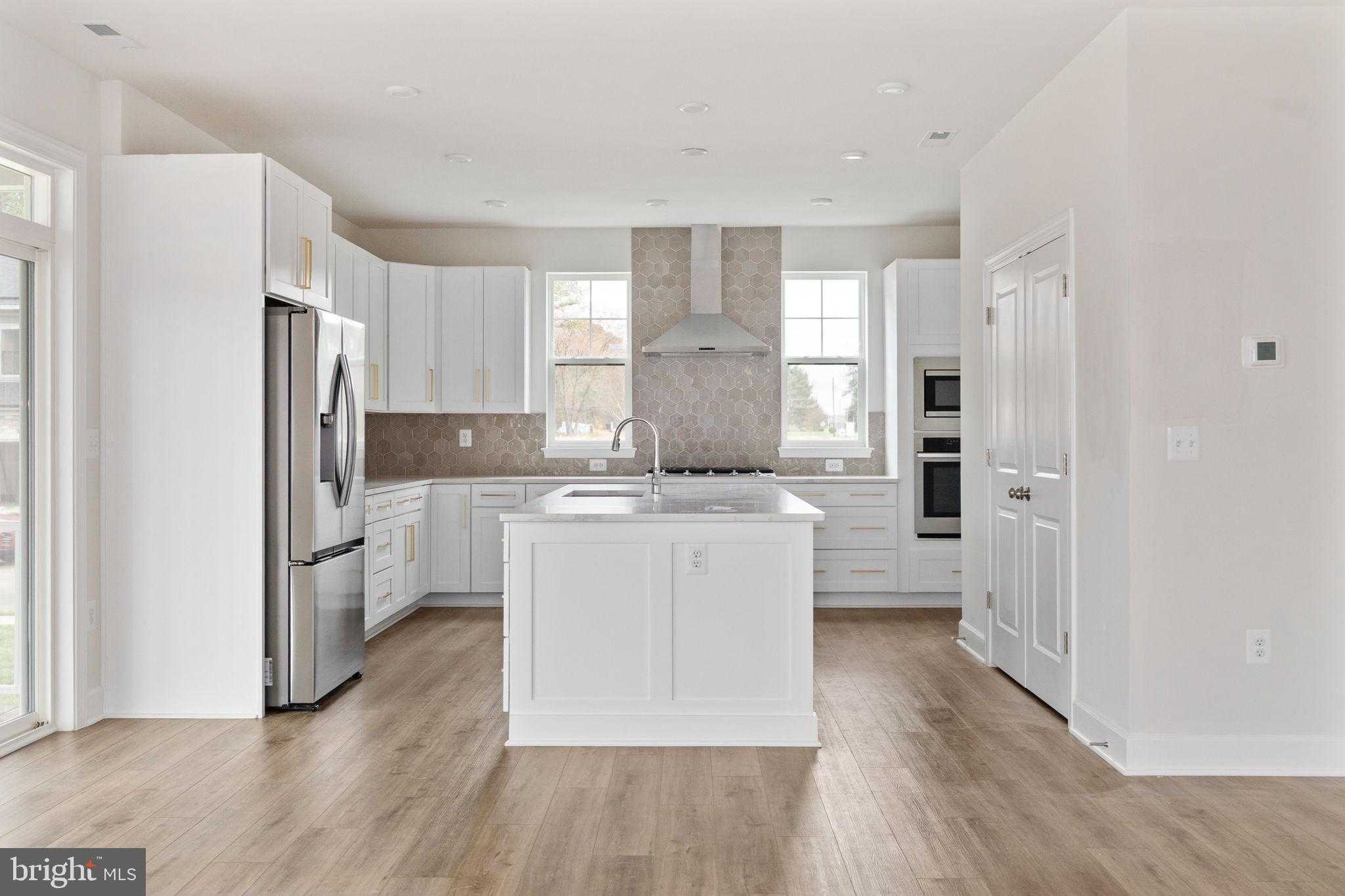 11560 Chapman Mill Dr photo 17