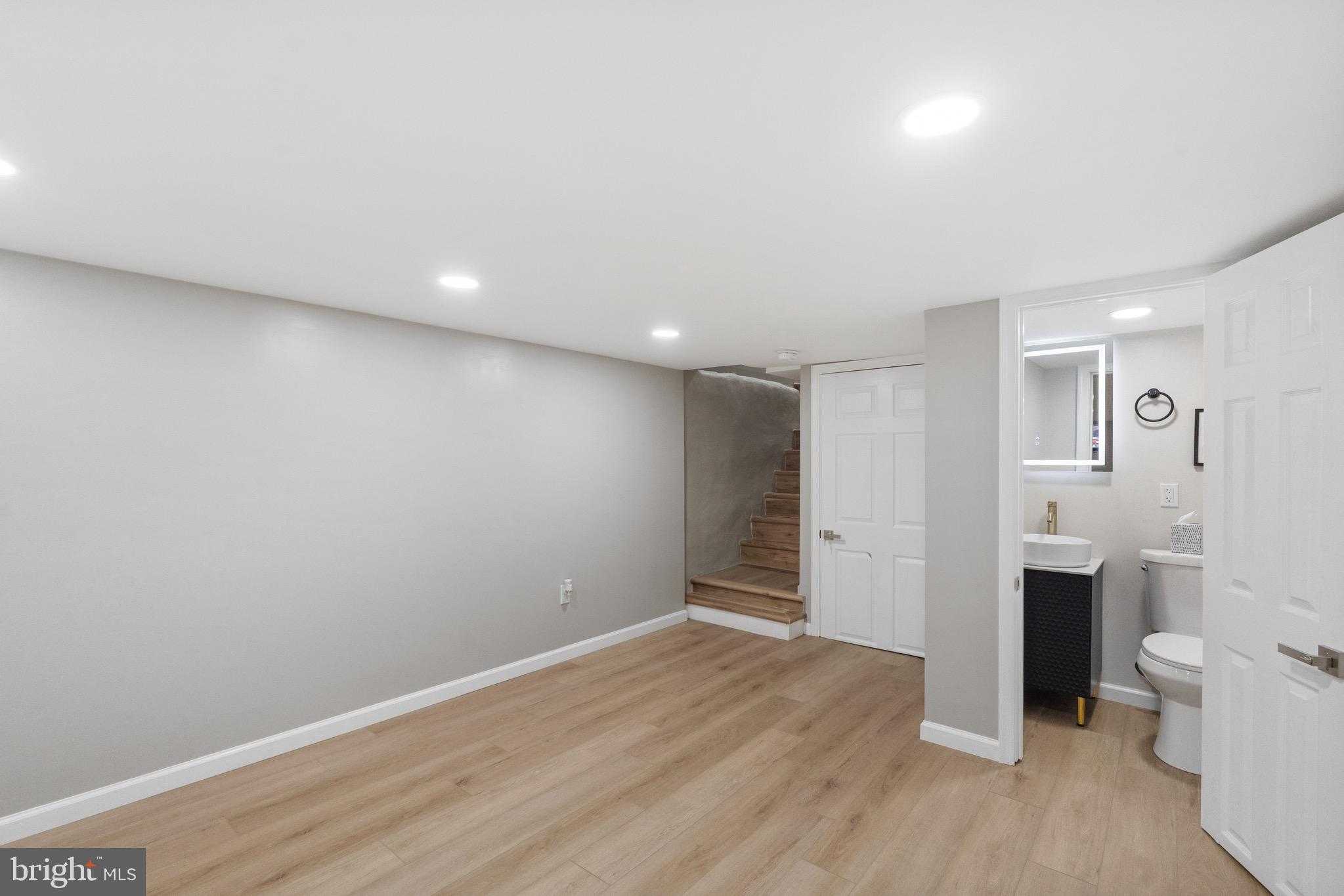 1203 Moore St photo 24