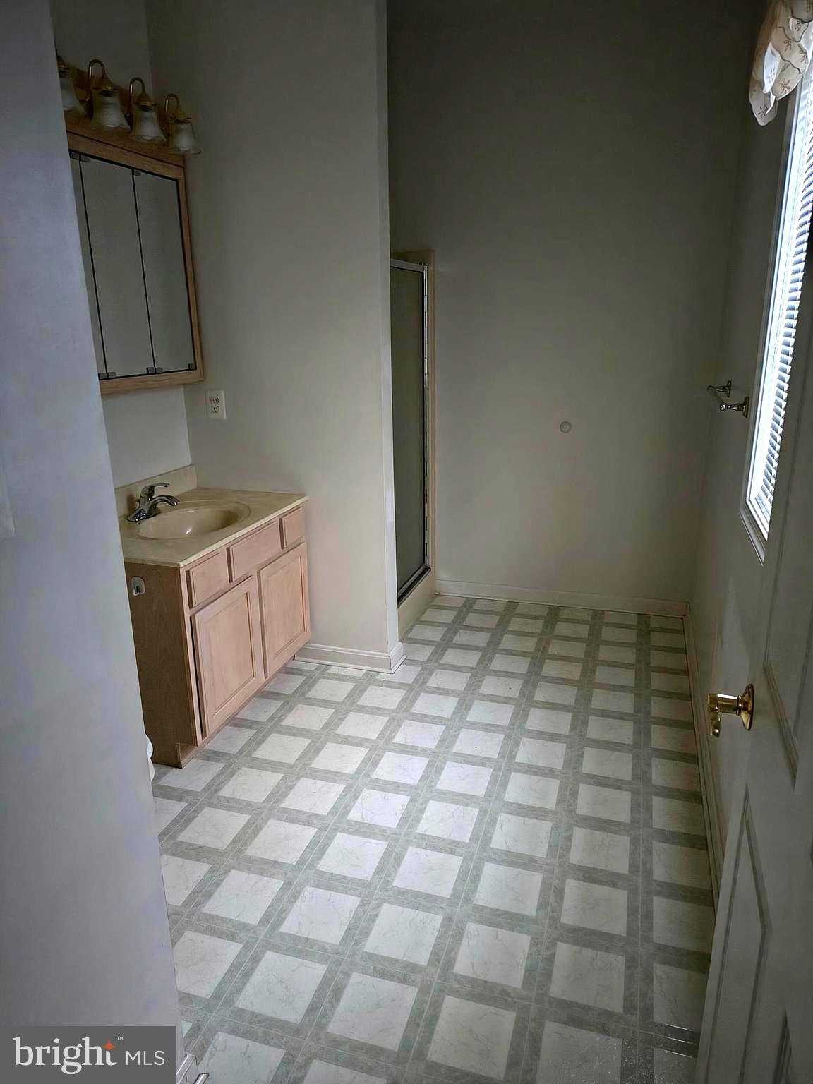 1604 S Tollgate Rd photo 28