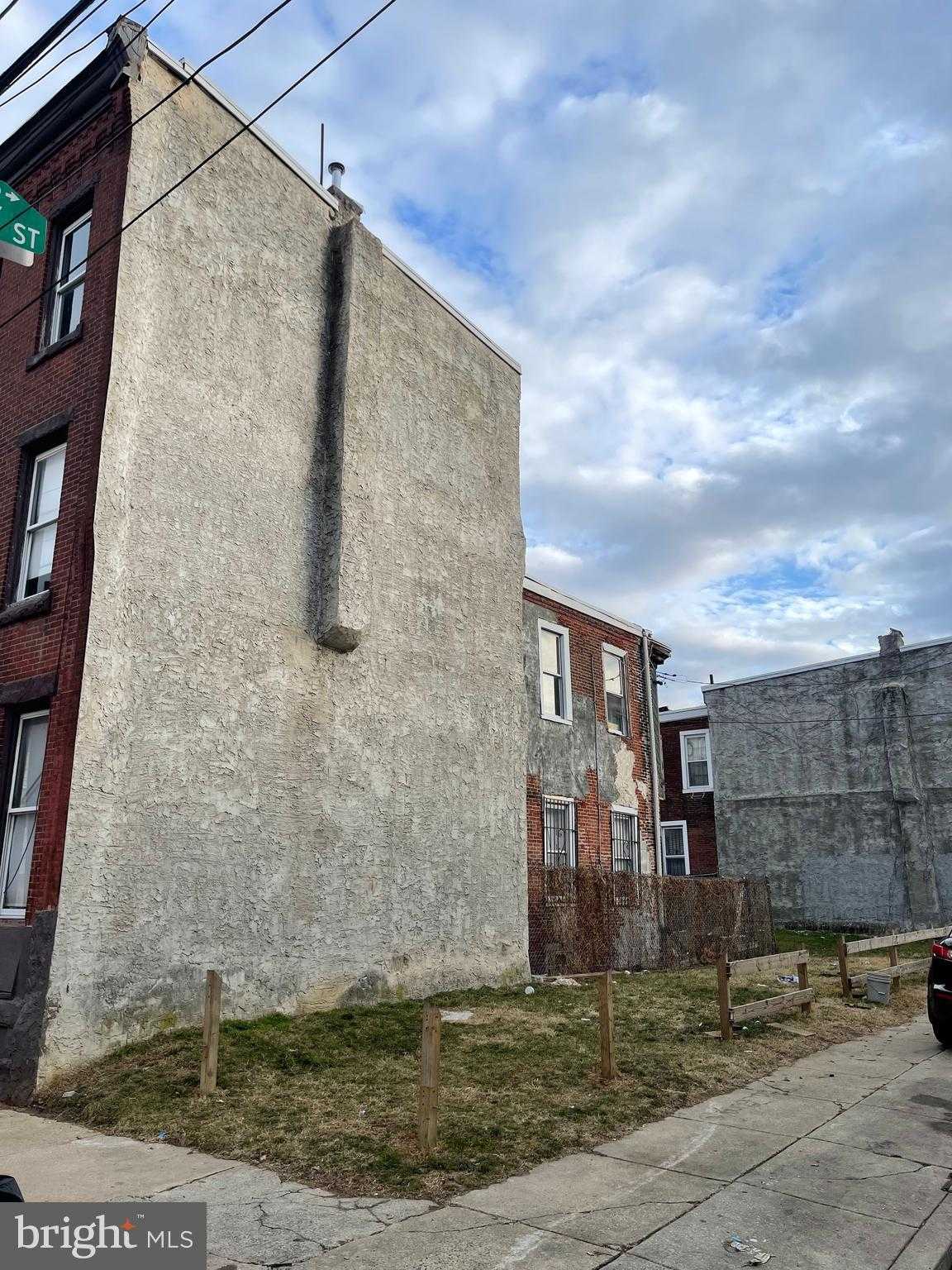 3028 W Susquehanna Ave photo 2