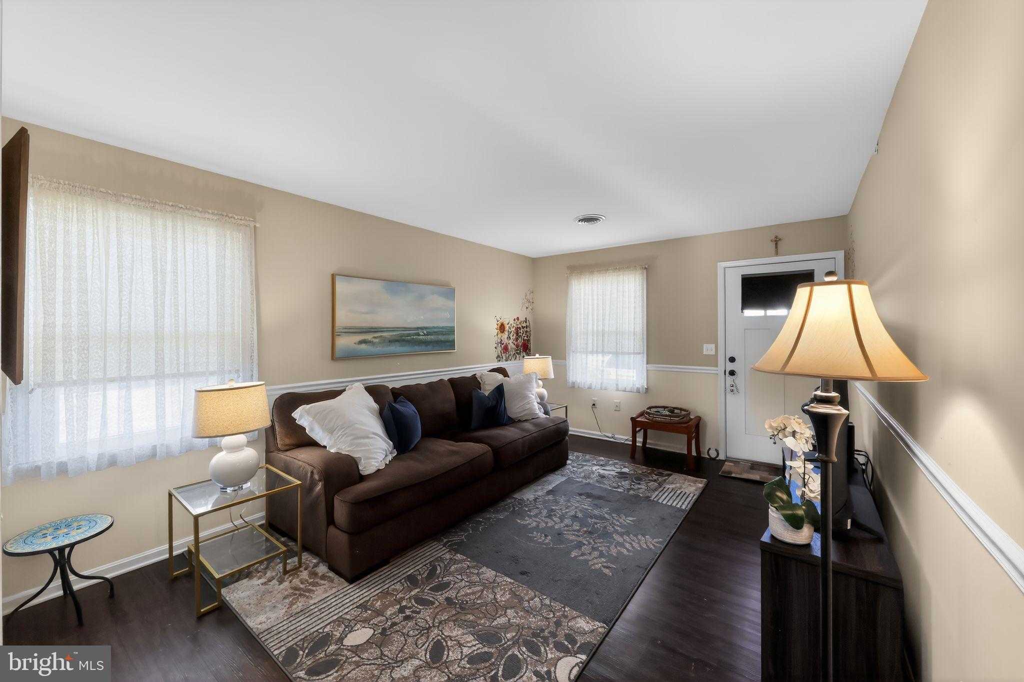 423 Cypress St photo 6