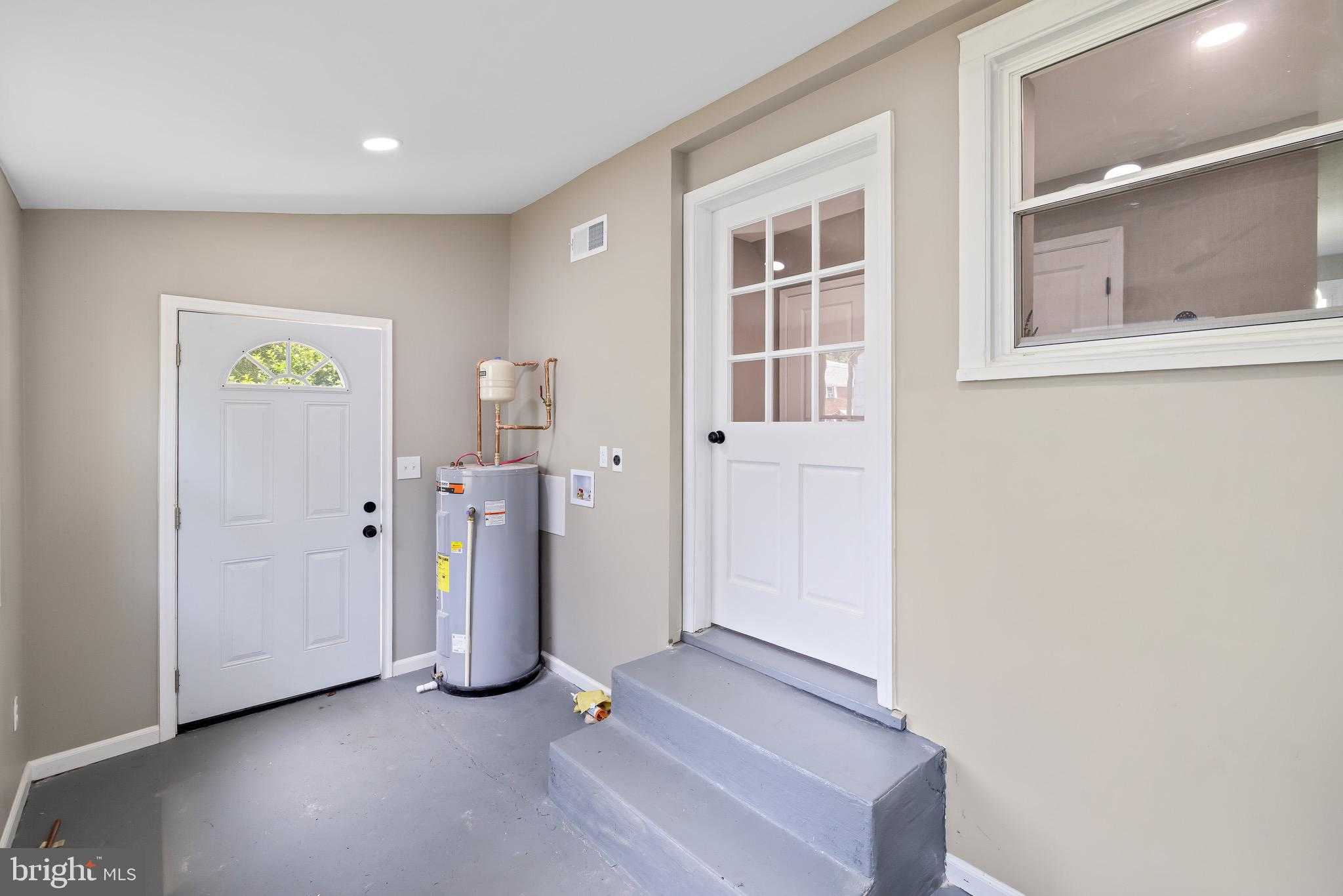 2005 Roanoke St photo 15