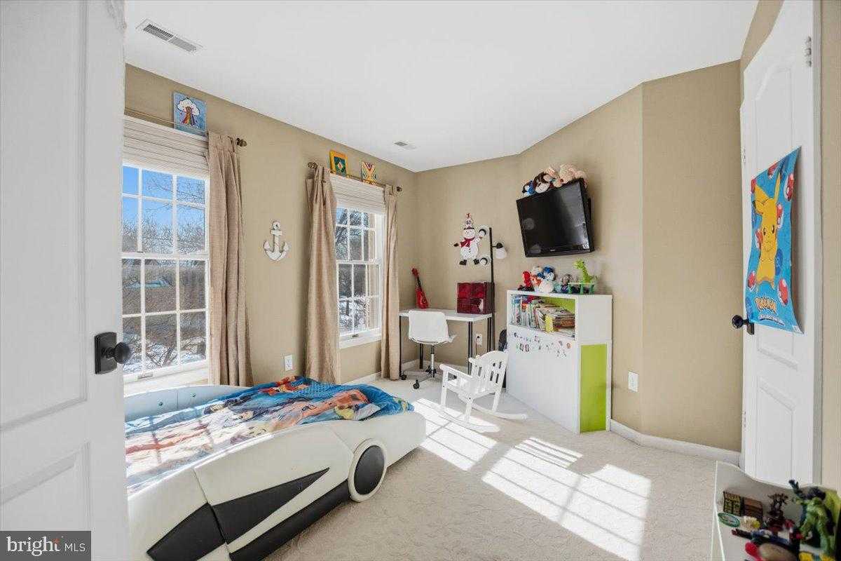 11221 Welland St photo 35