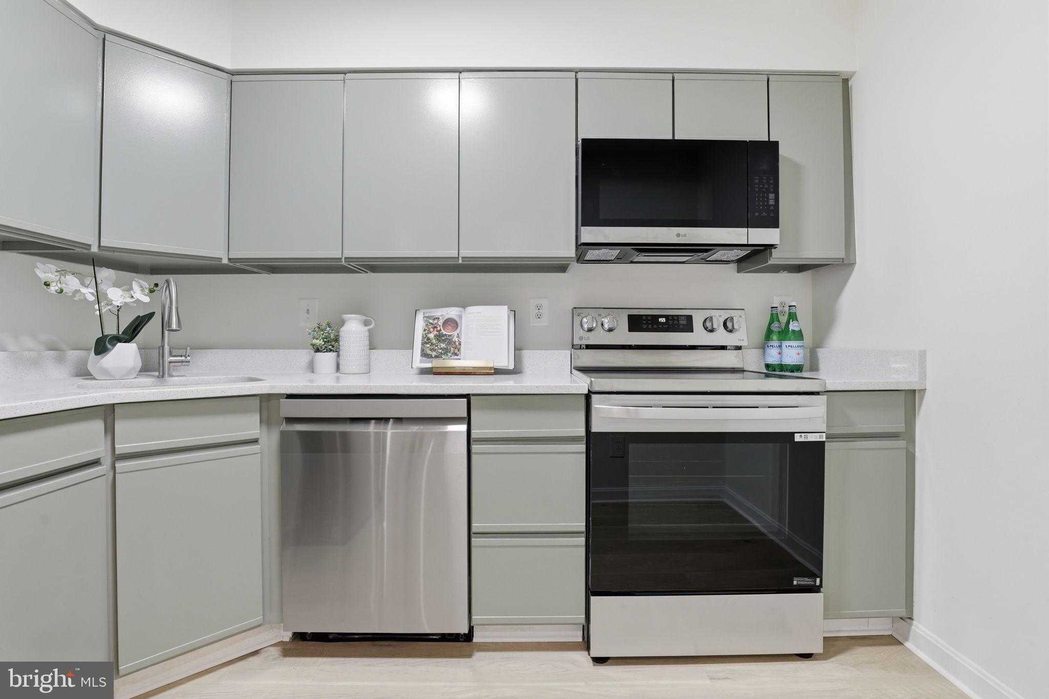 1020 N Stafford St Apt 202 photo 11