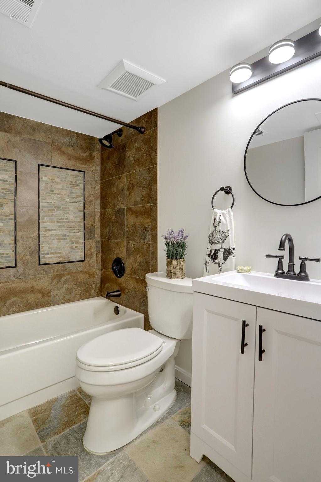 2660 Centennial CT photo 29