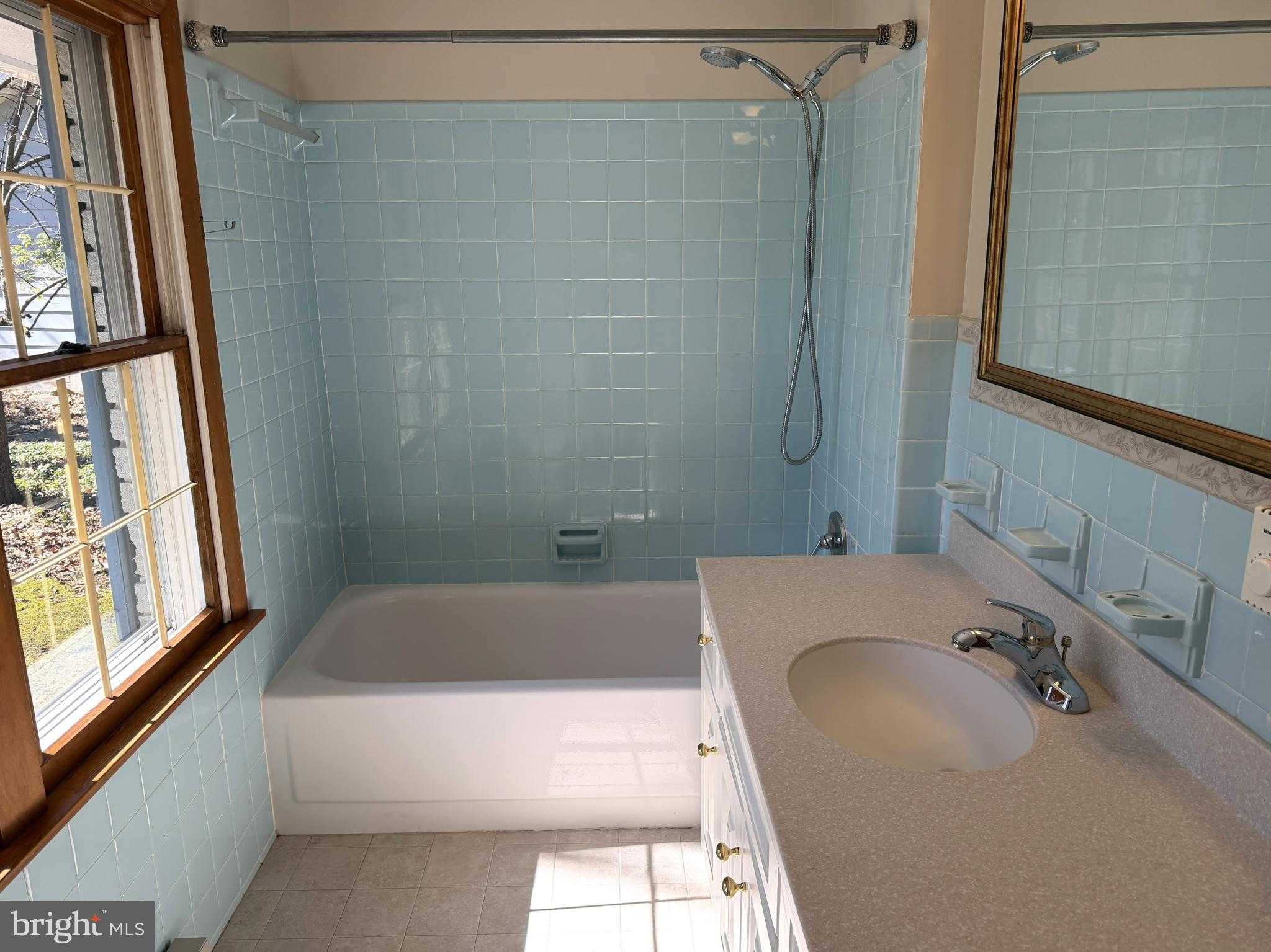 773 Cornwall Rd photo 29